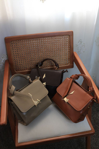 کیف دستی دوشی دخترانه کلاسیک مدل لیدی