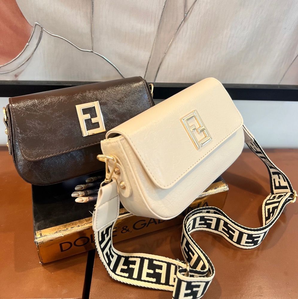 کیف دخترانهFENDI بند پهن